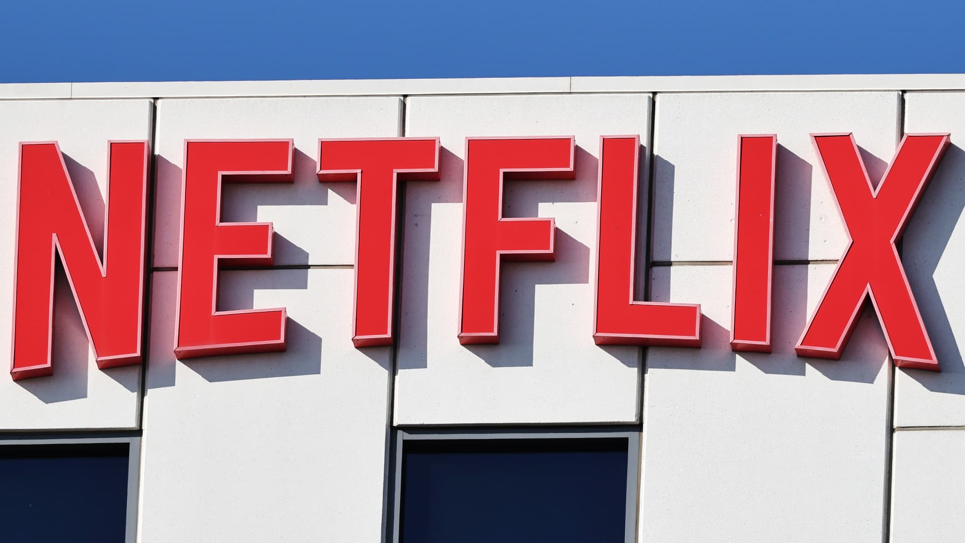 Whipsaw in flows catches S&P 500