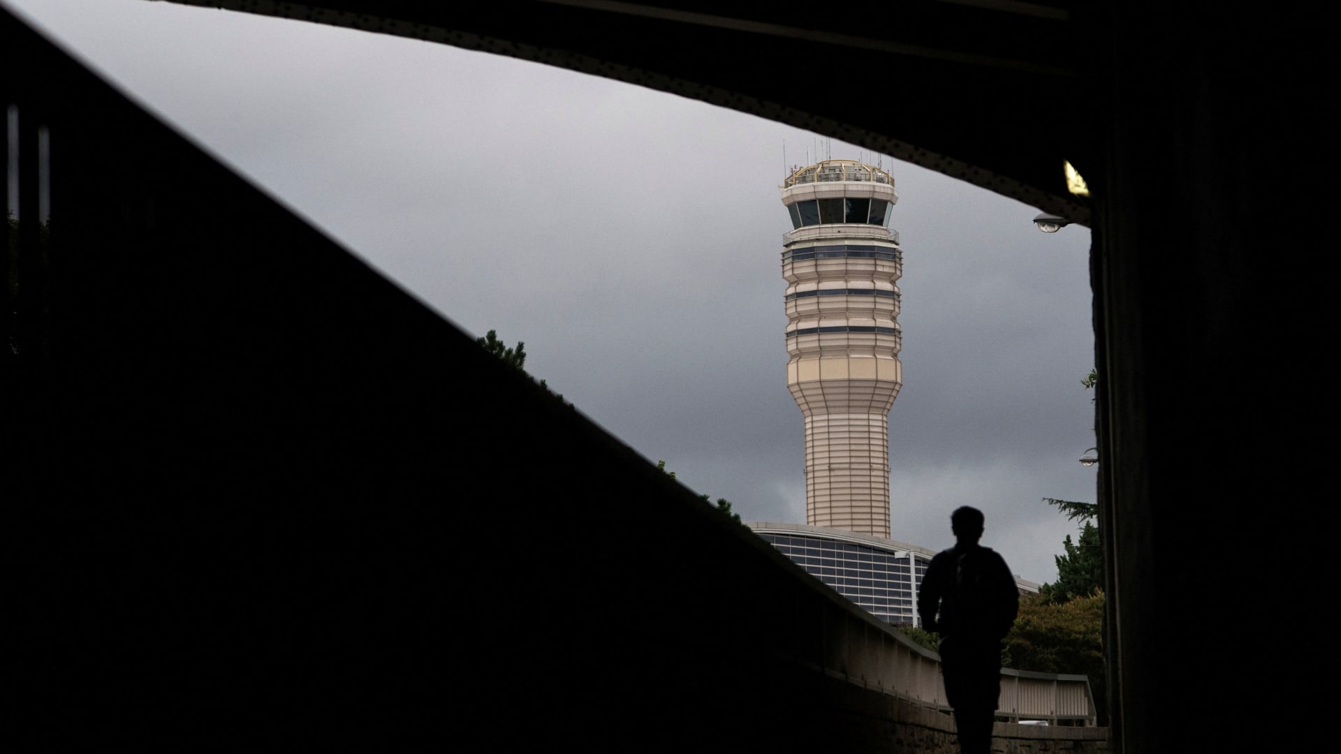 Air traffic controllers miss first paychecks Air traffic controllers miss first paychecks