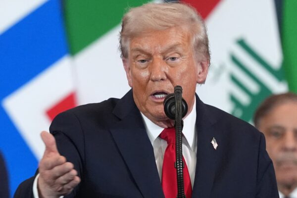 Trump urges Middle East leaders to put ‘old feuds’ aside Trump urges Middle East leaders to put ‘old feuds’ aside