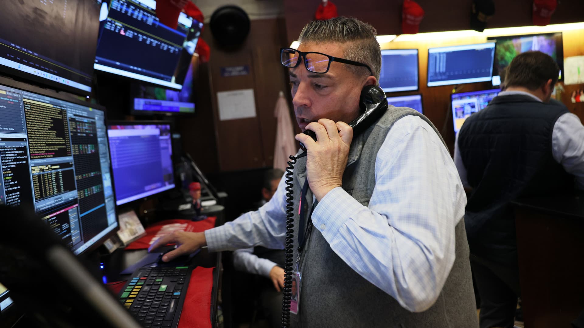 Wall Street heads to final week of October with tech earnings, Fed in play Wall Street heads to final week of October with tech earnings, Fed in play