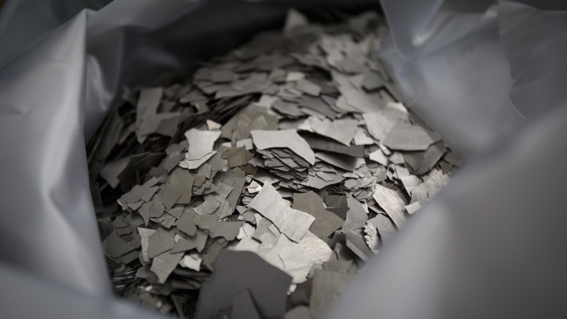 Auto industry raises the alarm as China tightens rare earth curbs