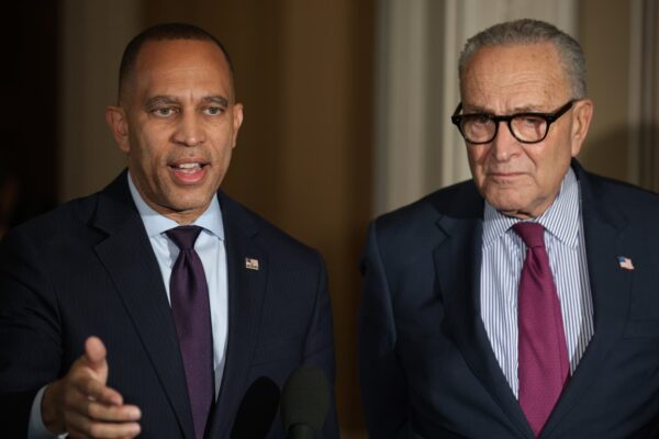 Trump distrust keeps Democrats out of ‘gang’ Trump distrust keeps Democrats out of ‘gang’