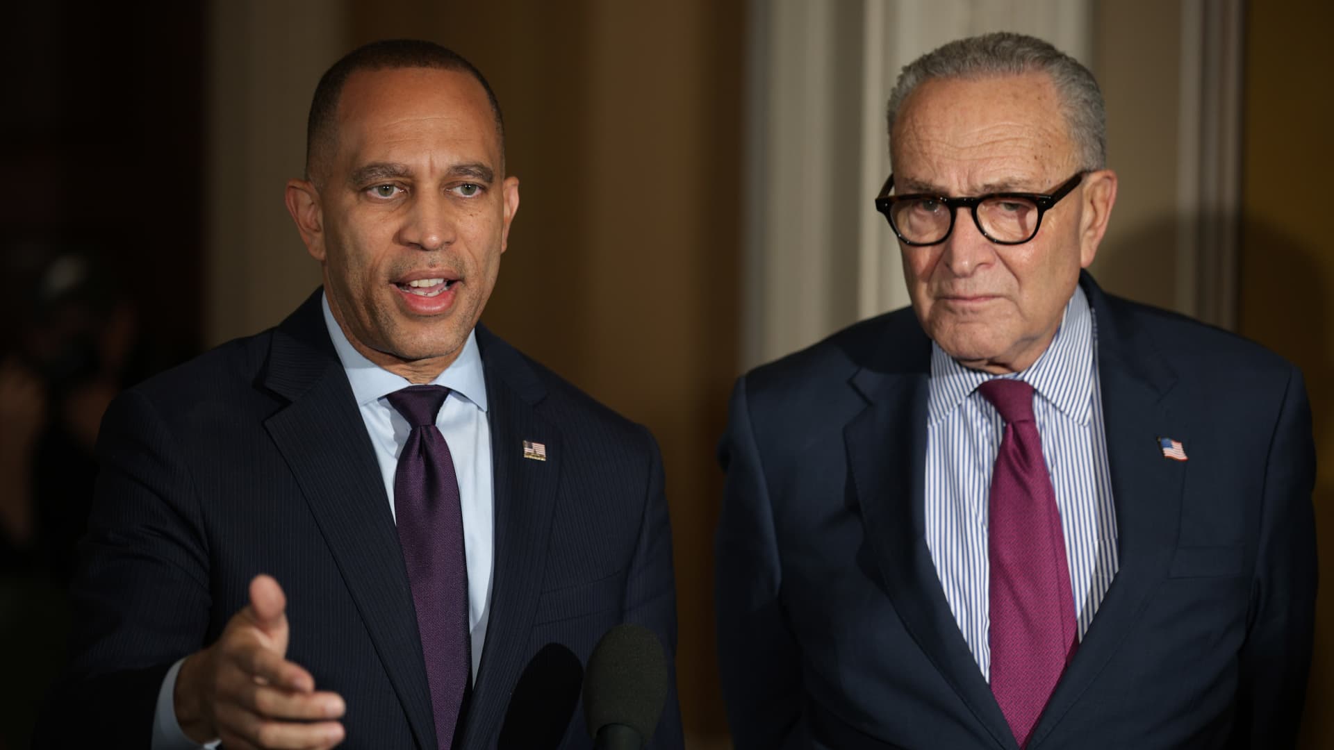 Trump distrust keeps Democrats out of ‘gang’ Trump distrust keeps Democrats out of ‘gang’