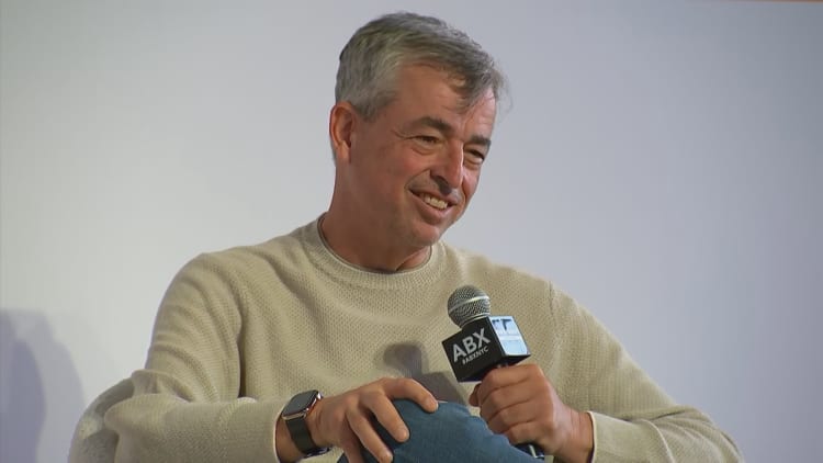 Apple, F1 reach 5-year media deal, bringing races to Apple TV streaming