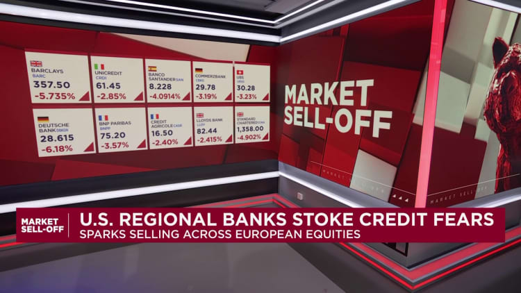 Global bank stocks sell off as fears mount over bad loans