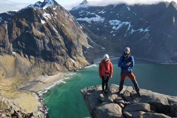This couple left their jobs to travel 160,000 km across the world in their Land Rover