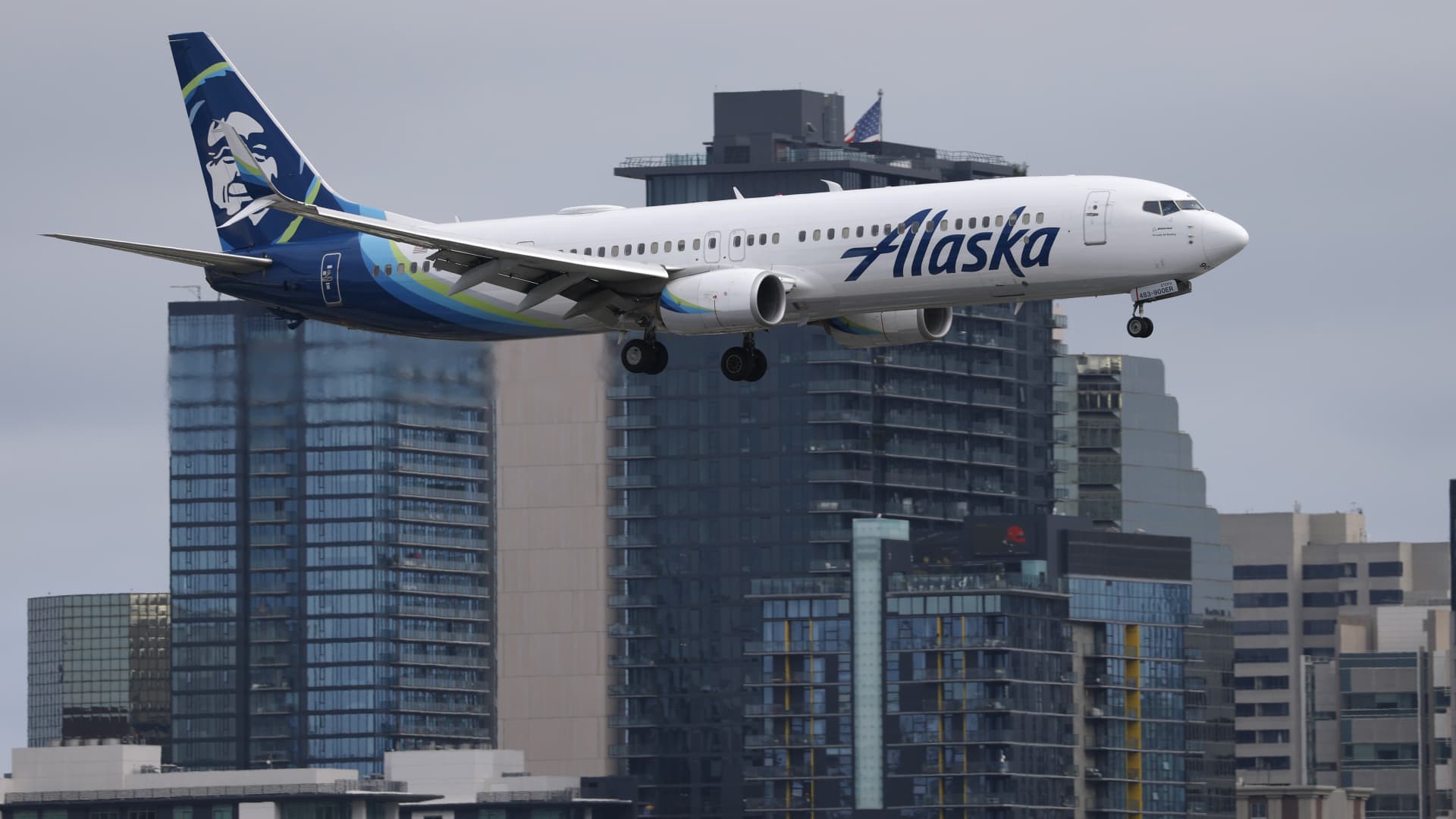 Alaska Air cuts annual profit forecast on higher fuel costs Alaska Air cuts annual profit forecast on higher fuel costs