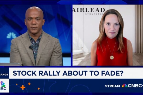 Apple’s iPhone Air sales in focus at Q4 earnings