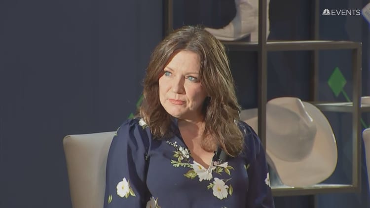 Country music star Martina McBride’s deepfake scam warning Country music star Martina McBride’s deepfake scam warning