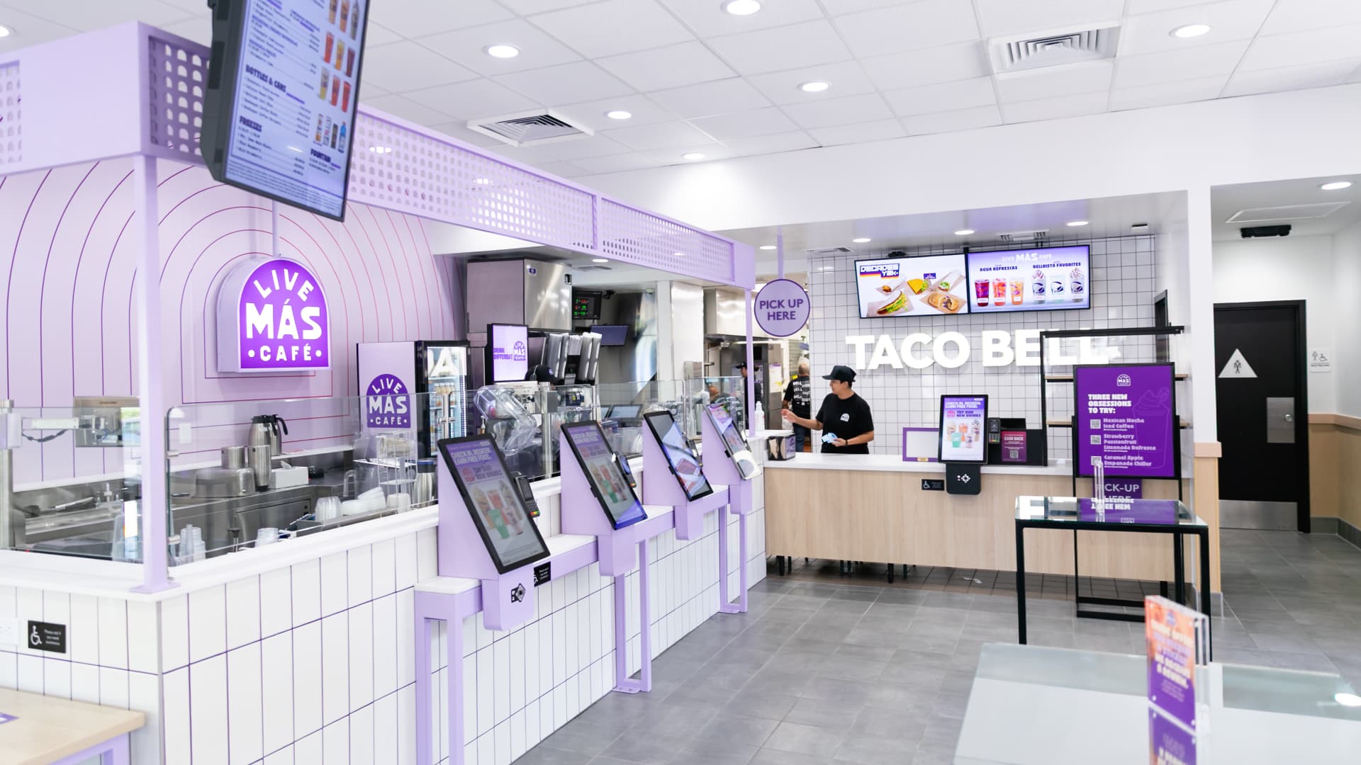 Taco Bell woos younger crowd with Live Más Café flashy beverages Taco Bell woos younger crowd with Live Más Café flashy beverages