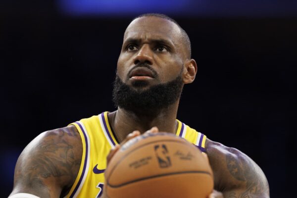 LeBron James injury information leaked to bettors, indictment suggests