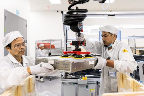 Apple begins shipping American-made AI servers from Texas Apple begins shipping American-made AI servers from Texas
