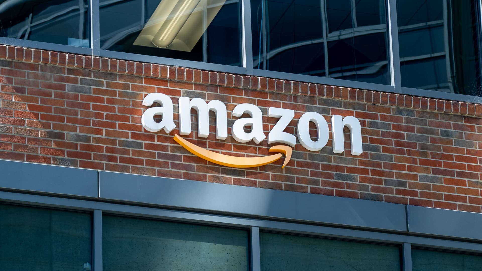 Amazon targets as many as 30,000 corporate job cuts