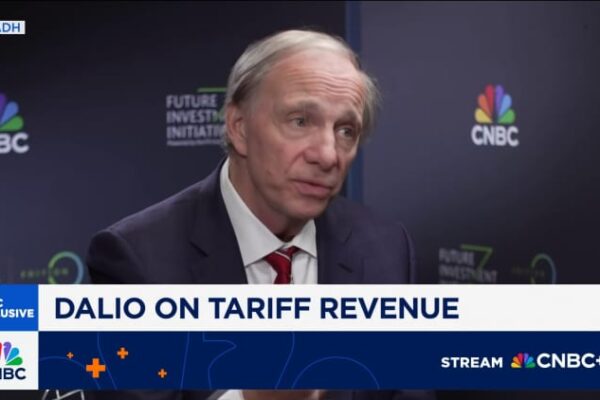 Ray Dalio says a risky AI market bubble is forming, but may not pop until the Fed tightens