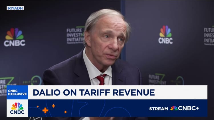 Ray Dalio says a risky AI market bubble is forming, but may not pop until the Fed tightens Ray Dalio says a risky AI market bubble is forming, but may not pop until the Fed tightens