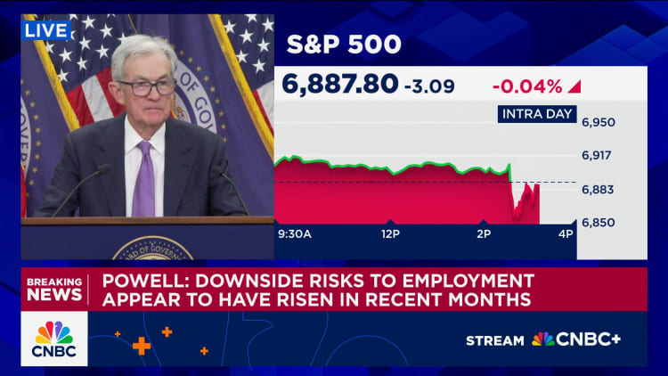Powell says AI different from dotcom bubble, major source GDP growth