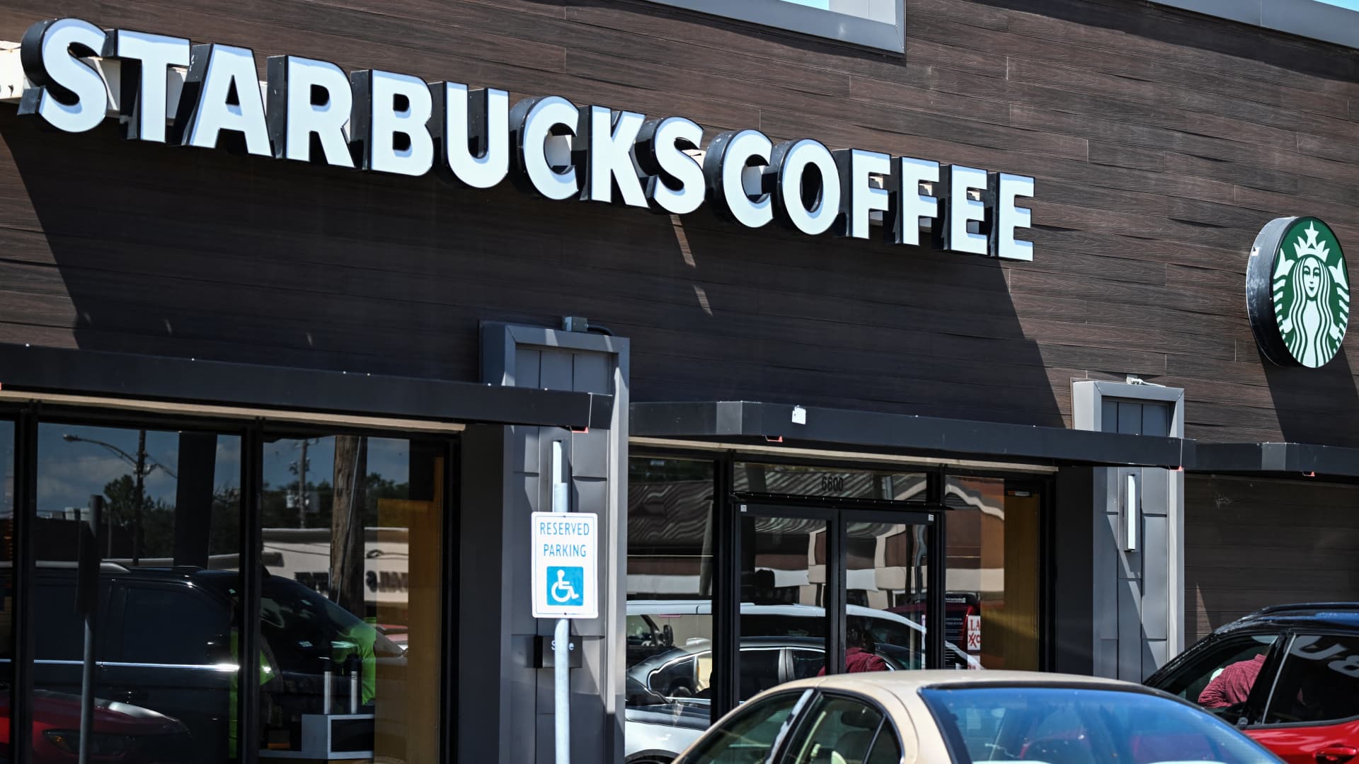 What Jim Cramer expects from Boeing, and why he says Starbucks is a buy What Jim Cramer expects from Boeing, and why he says Starbucks is a buy