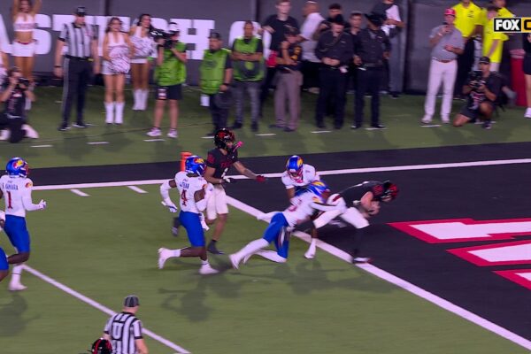 Texas Tech's Will Hammond scrambles for 20-yard TD, extending lead over Kansas