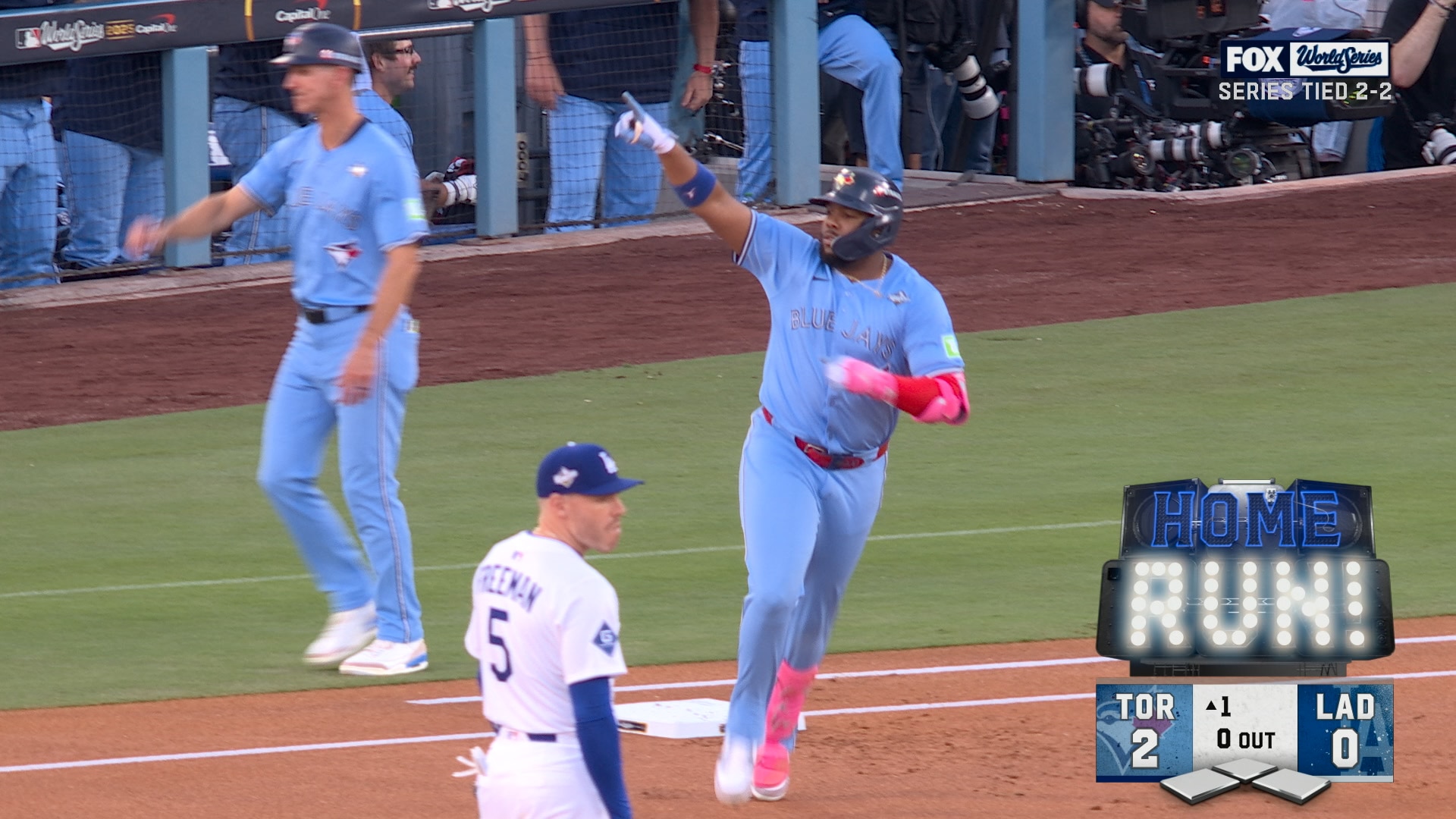 Davis Schneider & Vladimir Guerrero Jr. hit back-to-back home runs to give Blue Jays early lead over Dodgers