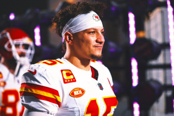 Despite Rocky Start, Books Call it ‘Completely Crazy’ to Count Chiefs Out