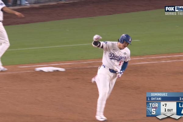 Dodgers’ Shohei Ohtani DESTROYS HR to tie game against Blue Jays