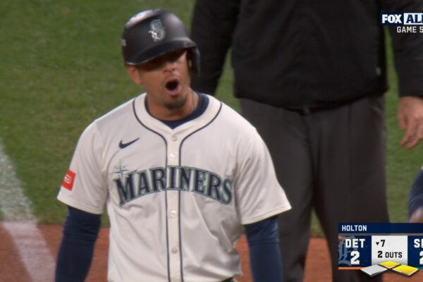 Mariners' Leo Rivas drives in game-tying run vs. Tigers in seventh inning