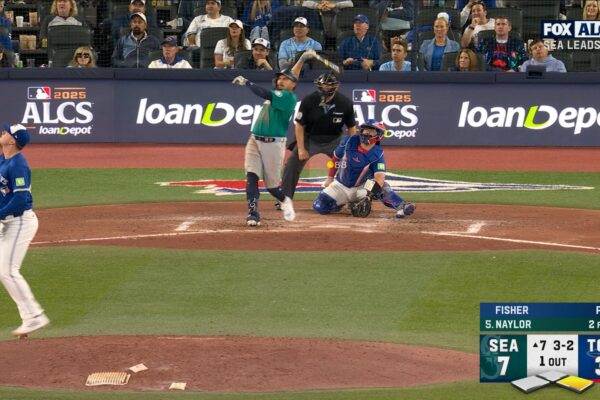 Mariners' Josh Naylor crushes two-run HR, extending lead over Blue Jays