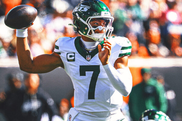 Justin Fields Calls Woody Johnson’s Criticism ‘Outside Noise’ After Jets’ First Win Justin Fields Calls Woody Johnson’s Criticism ‘Outside Noise’ After Jets’ First Win