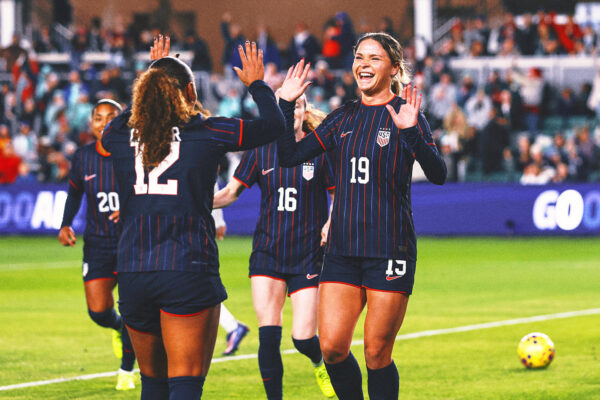 Emma Sears’ Hat Trick Helps U.S. Women’s Team Beat New Zealand