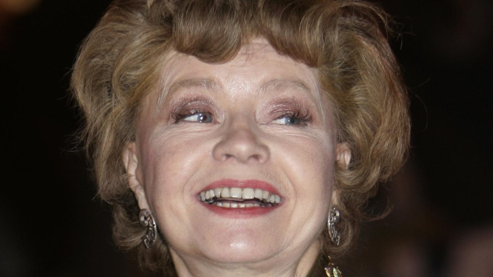 Prunella Scales, who played Sybil in British sitcom ‘Fawlty Towers,’ dies at 93 Prunella Scales, who played Sybil in British sitcom ‘Fawlty Towers,’ dies at 93