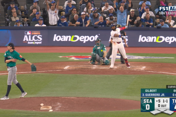 Vladimir Guerrero Jr. hits solo HR to extend Blue Jays' lead over Mariners