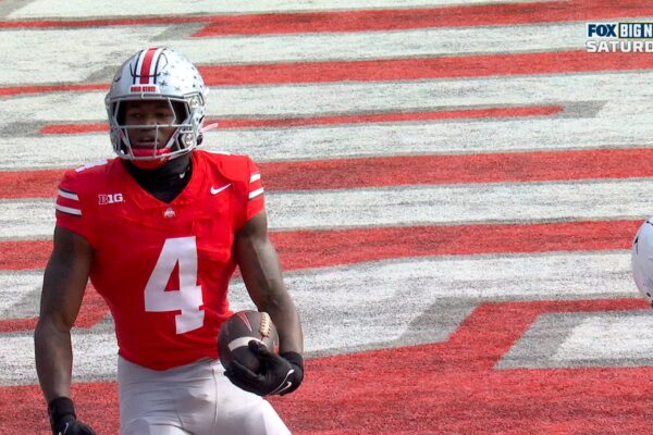 Julian Sayin finds Jeremiah Smith for a 14-yard TD to give Ohio State a lead over Penn State