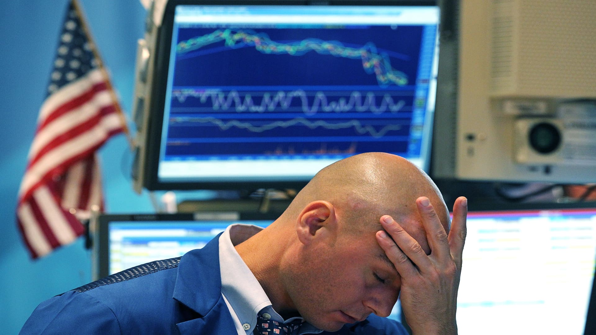 The Nasdaq’s worst week since April, 3 trades, and earnings