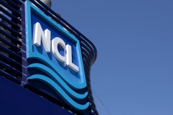 Stocks making the biggest moves midday: Uber, Hertz, Norwegian Cruise, Yum, Palantir and more