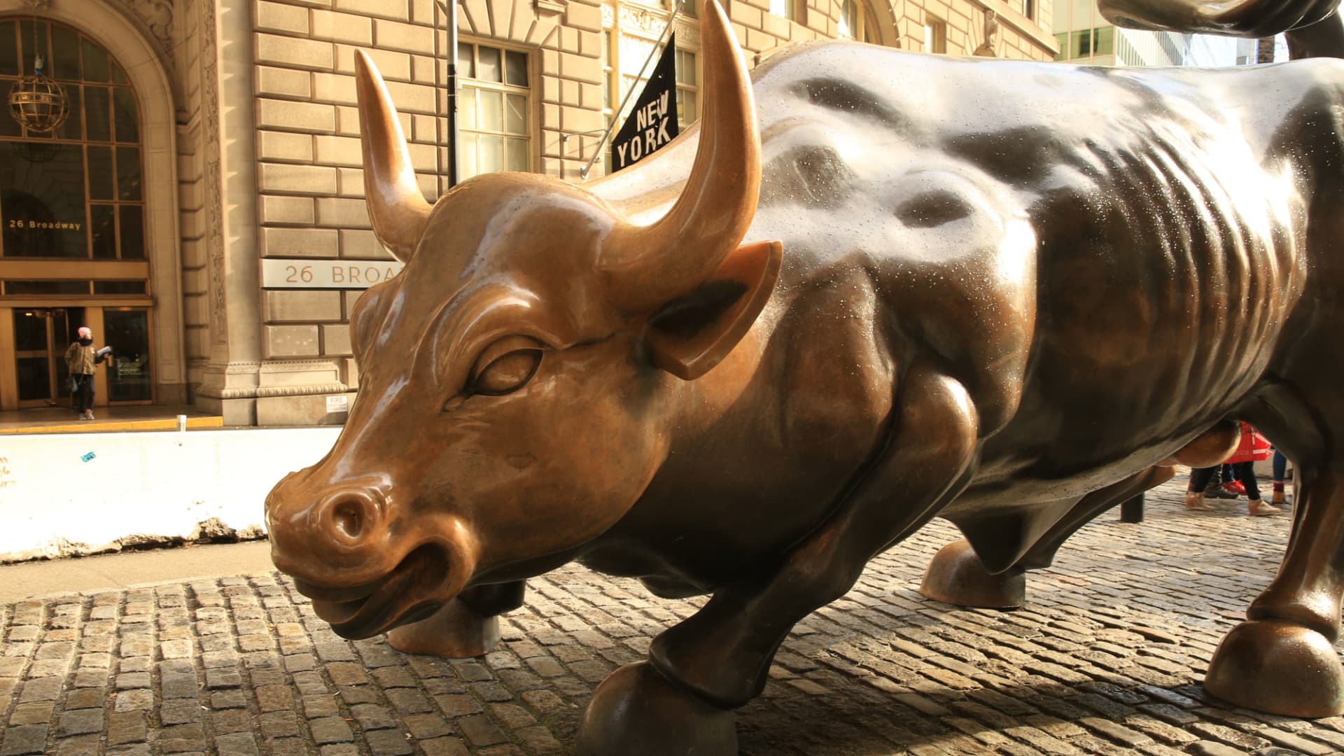 We could still close the year with a rally despite AI slump