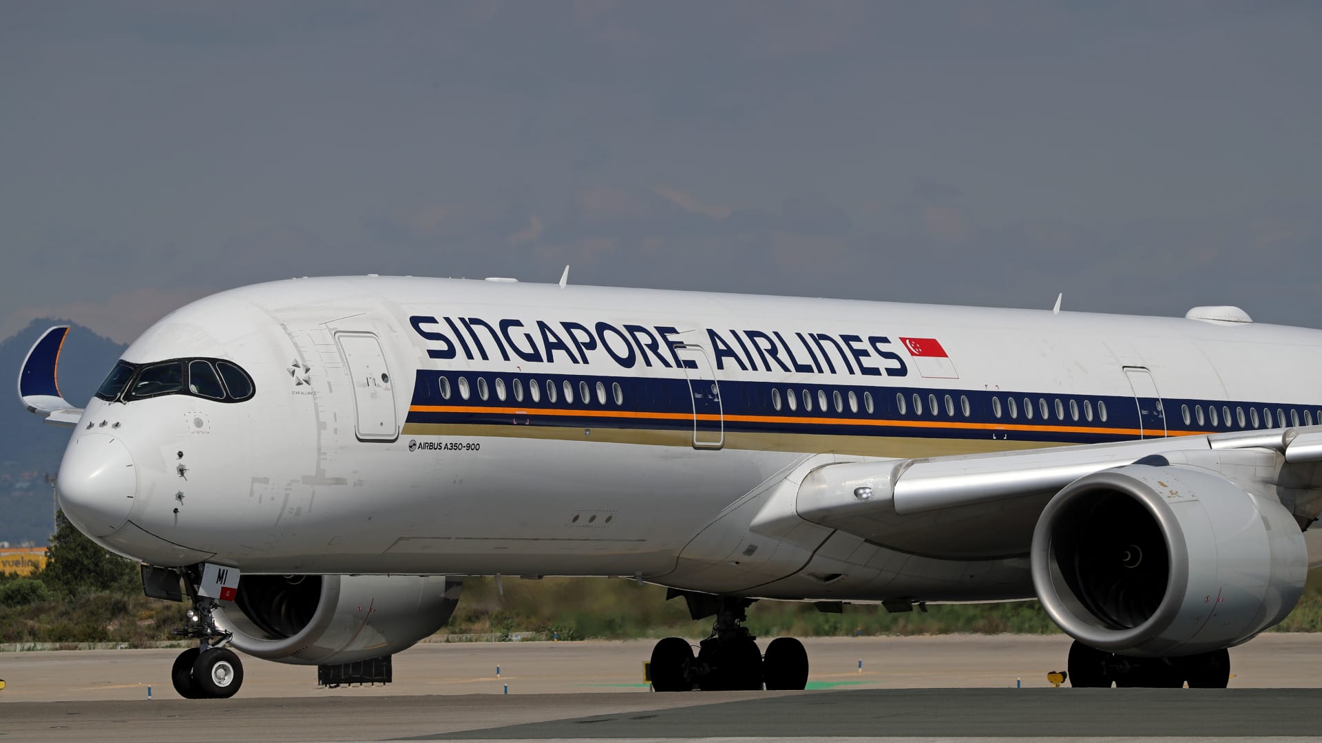 Singapore Airlines earnings sink 82% in second quarter, well below forecasts on Air India drag