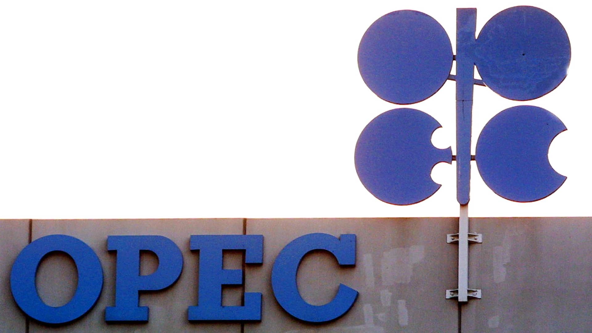 OPEC+ pauses oil output hikes beyond December amid glut fears