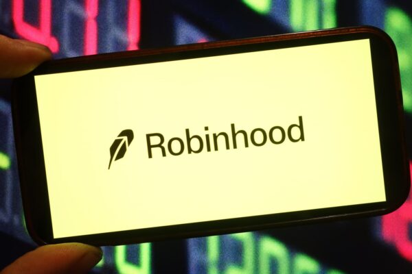 Robinhood heads for brutal weekly loss as bitcoin, AI stocks are hit hard