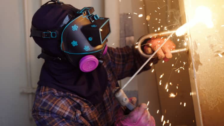 This 26-year-old’s blue-collar business brings in .3 million a year