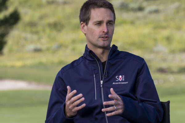 Snap shares rocket 25% on strong forecast, 0 million Perplexity deal