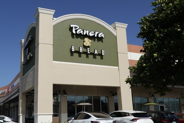 Panera Bread unveils turnaround plan with bigger portions, more staff