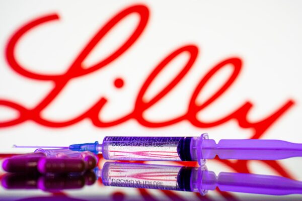 Another reason to like Eli Lilly stock, and DuPont’s spin is going to plan