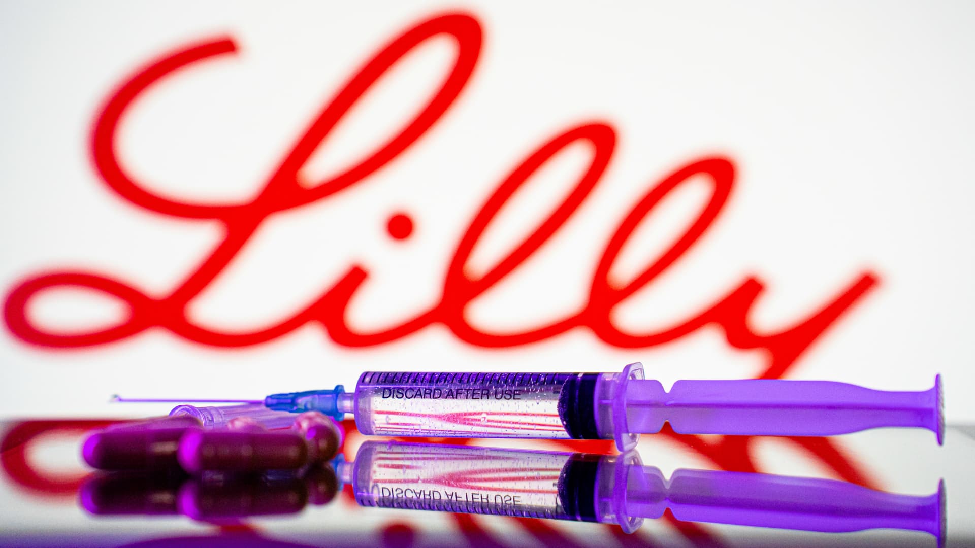 Another reason to like Eli Lilly stock, and DuPont’s spin is going to plan