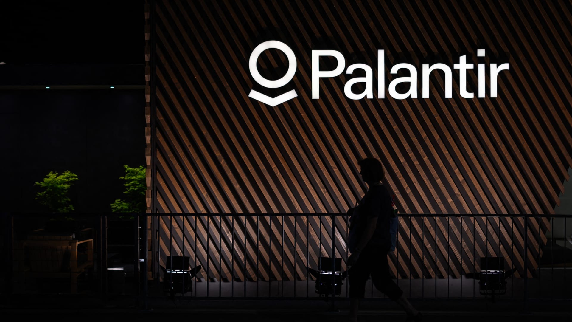 AMD and Palantir set to report in another busy week