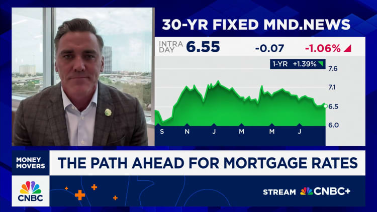 How baby boomers can close a retirement savings gap