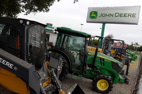 Stocks making the biggest moves premarket: DE, DELL, HPQ, ADSK