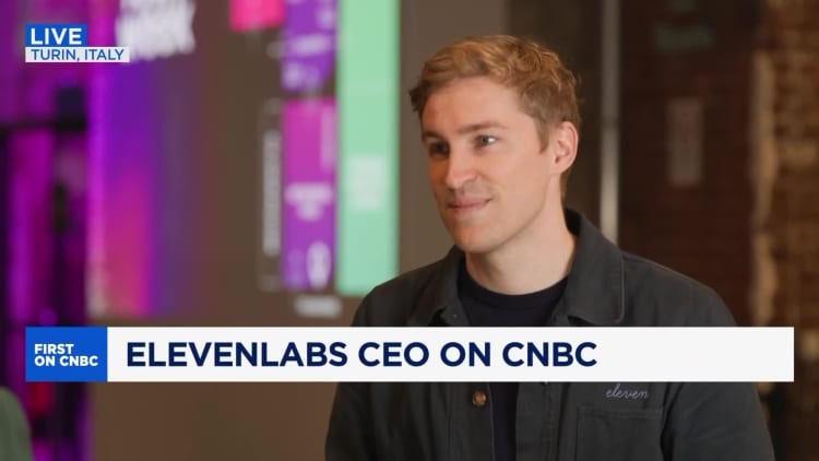 VC who backed billion-dollar AI firm shares two red flags in founders