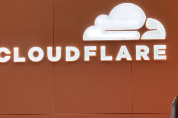 Twitter down, Cloudflare having issues