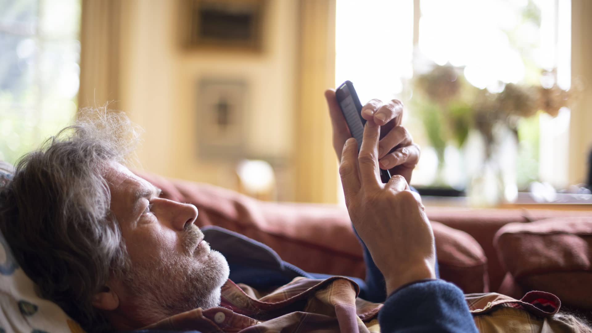 How device hoarding by Americans is costing economy