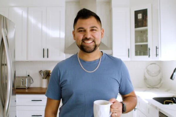 This Gen-Z couple runs a 0,000 a year celebrity cake business